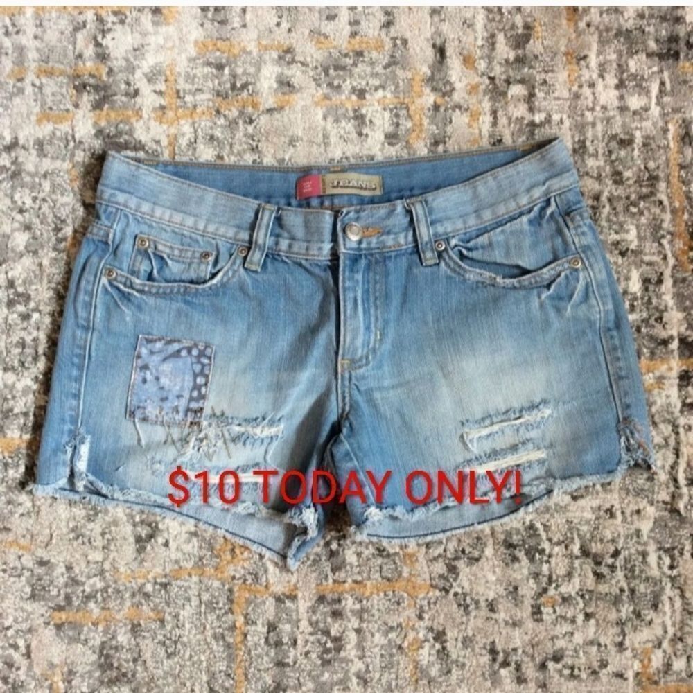OLD NAVY DENIM SHORTS! EUC! SIZE 6!